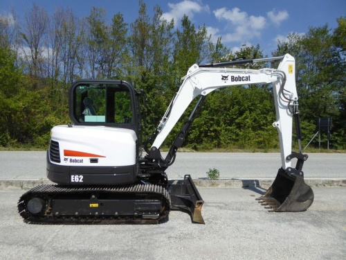 Аренда мини-экскаватора Bobcat E62